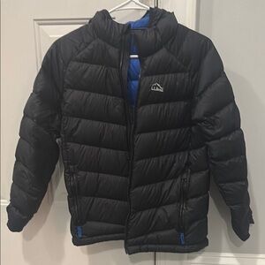 L.L. Bean Black and Blue Puffer Jacket with Quilted Design